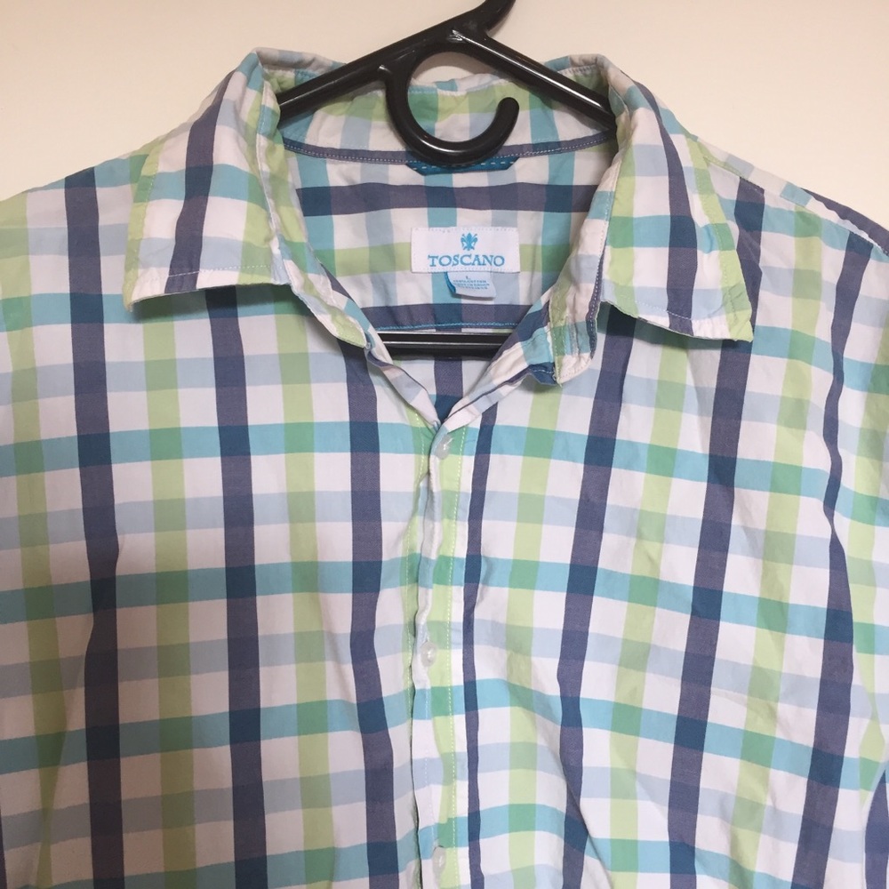 Short sleeve button up